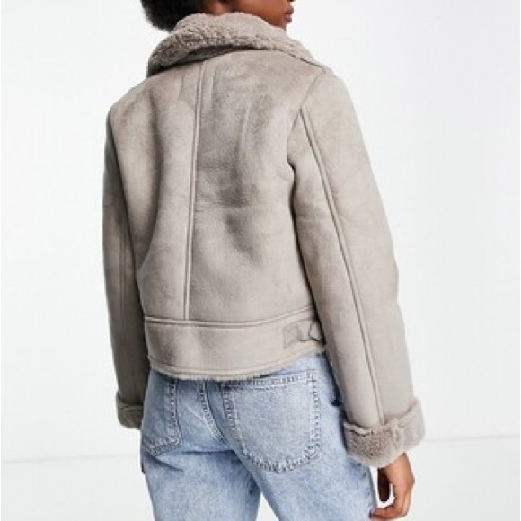 Stradivarius Faux Leather Short Aviator Jacket in gray - Picture 2 of 6